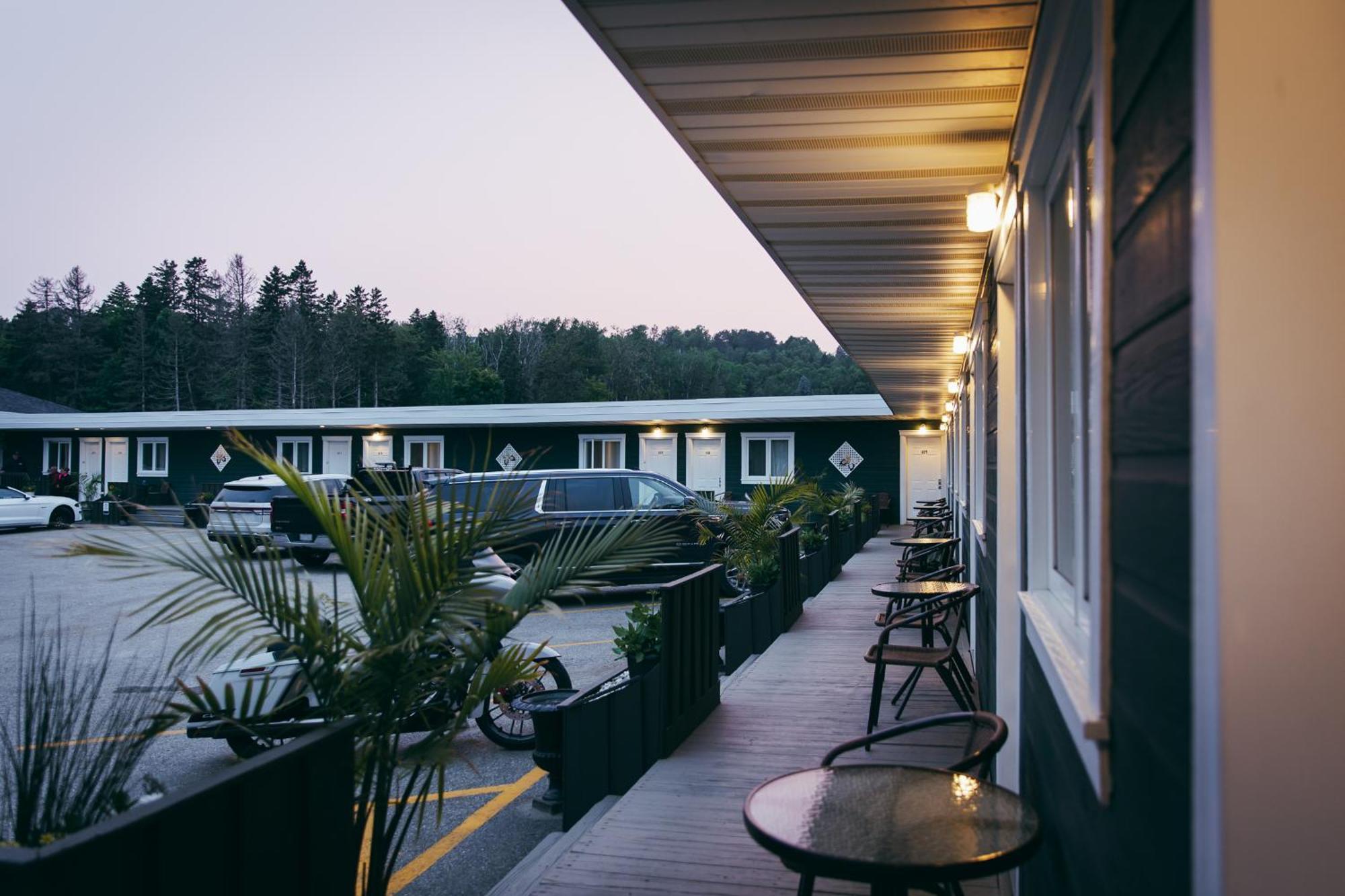 Motel Des Cascades Baie-Saint-Paul Zewnętrze zdjęcie