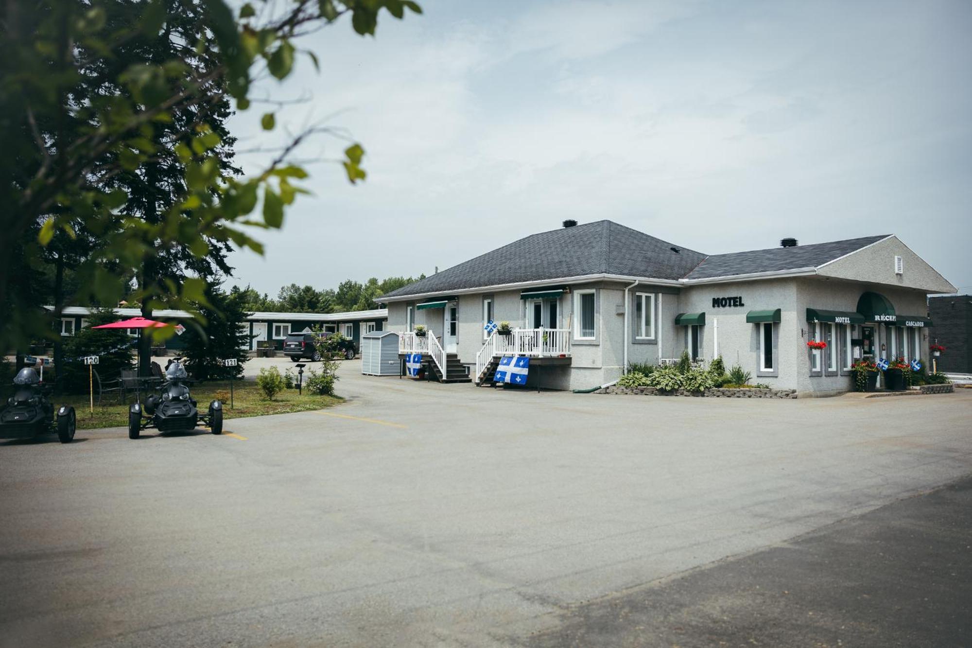 Motel Des Cascades Baie-Saint-Paul Zewnętrze zdjęcie